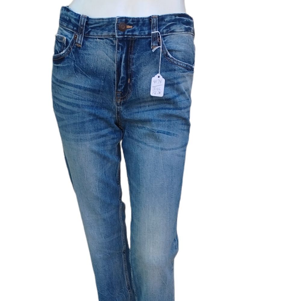 417411..Cat & Jack Straight leg Jeans Size 16Jr.,  W28" 29"Inseam  9"Rise